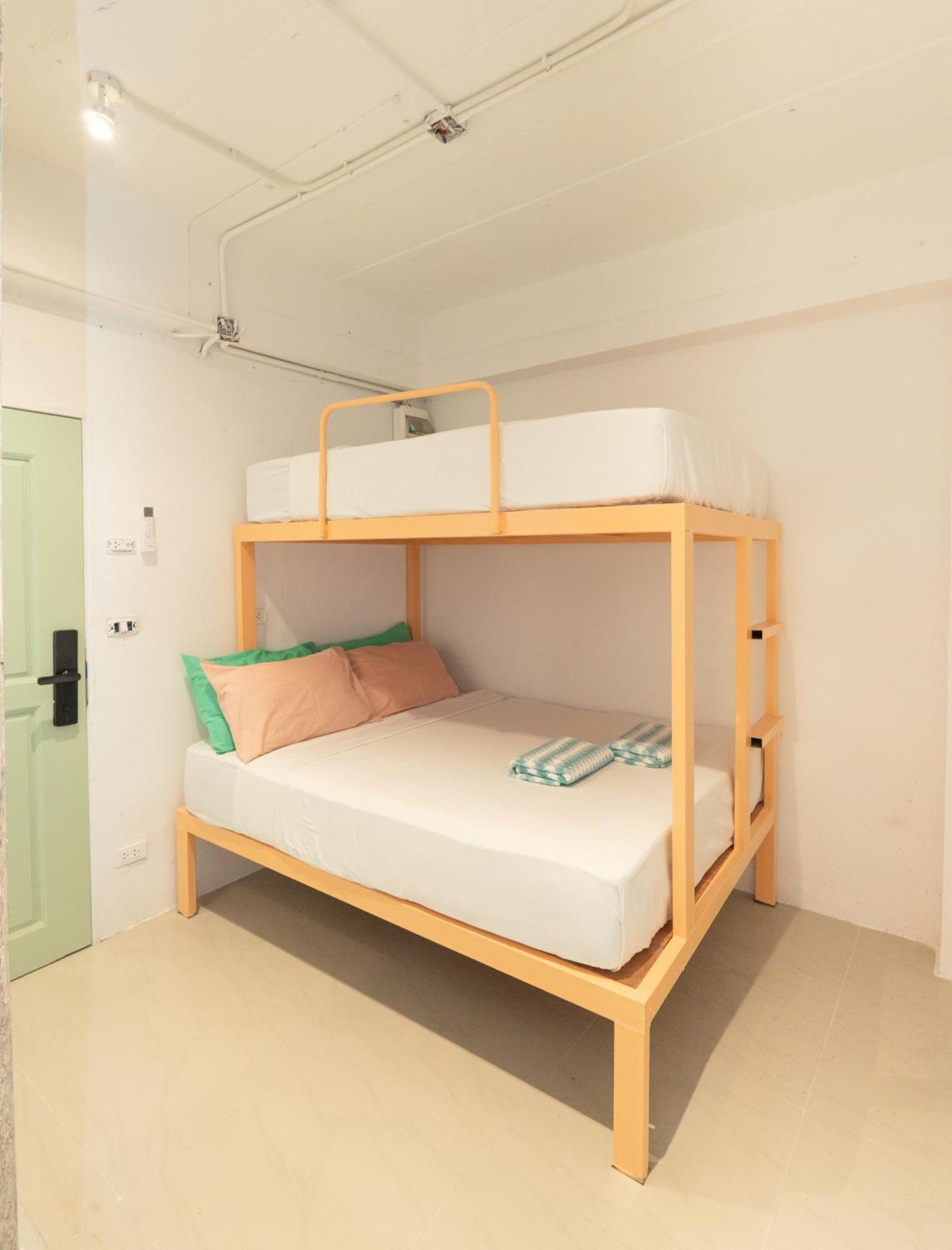 Easy Sunday Khaosan Bangkok Hotel Exterior photo
