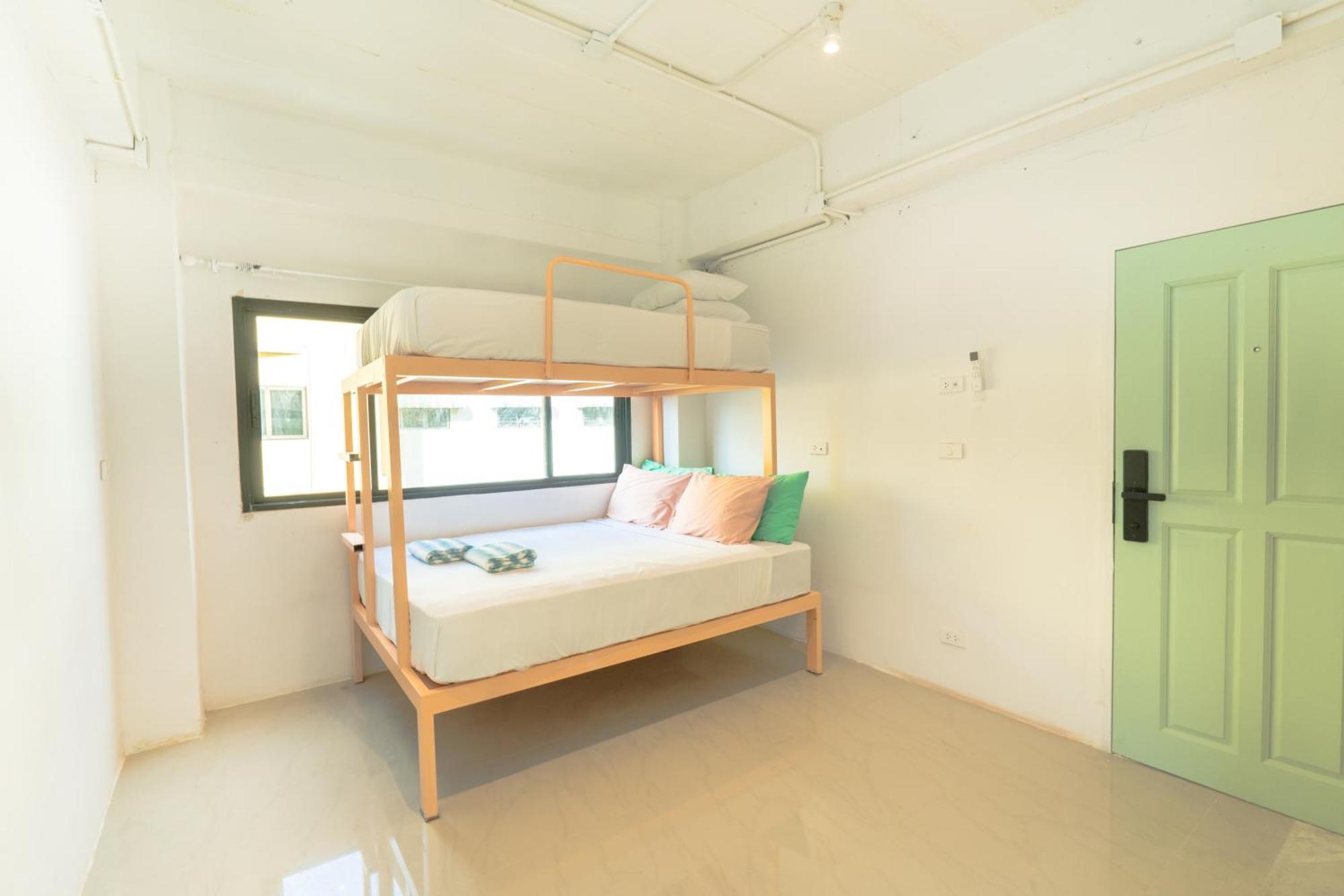 Easy Sunday Khaosan Bangkok Hotel Exterior photo